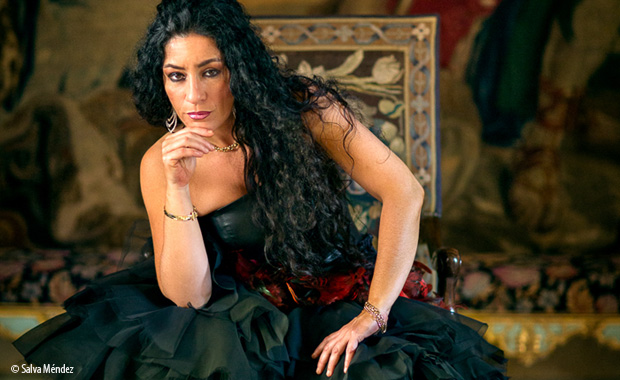 Miriam Mendez, Sängering und Klavierspielerin