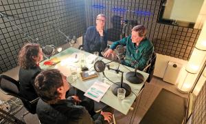 Charlamos con García Montero Giancarlo Sánchez-Aizcorbe, Itziar Iglesia y Juan-Ramón García Ober 