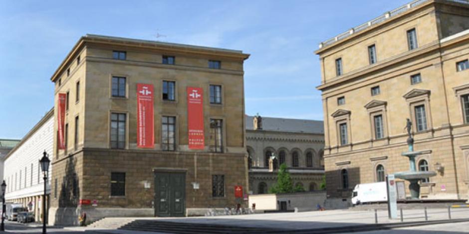Fassade des Cervantes-Instituts in München