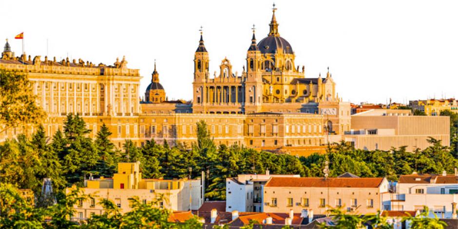 Madrid. Marta und Roberto wollen mit der ganzen Familie etwas unternehmen.