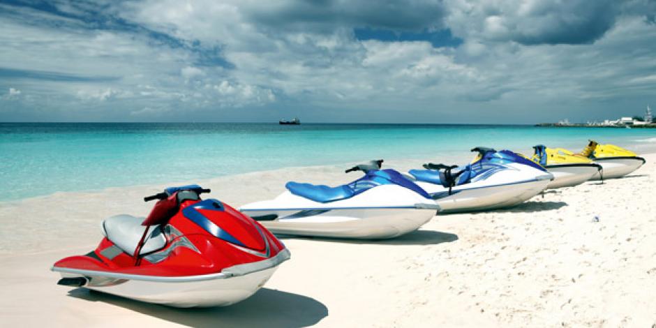 Wasserscooter am Strand