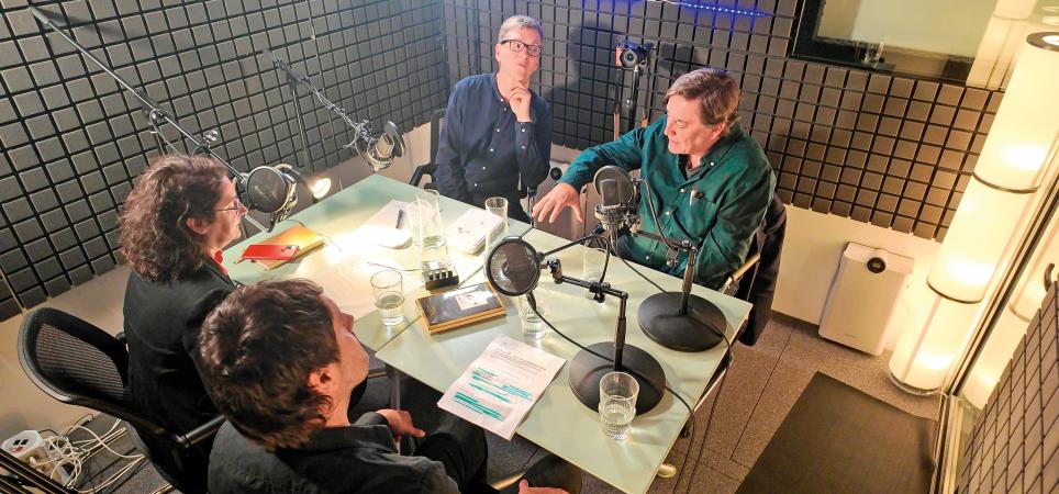 Charlamos con García Montero Giancarlo Sánchez-Aizcorbe, Itziar Iglesia y Juan-Ramón García Ober 