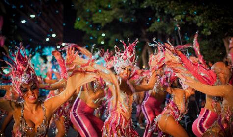 Wer leidenschaftlichen Karneval erleben will, sollte nach Teneriffa fahren