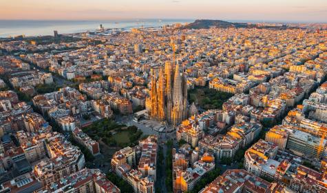 Vista aérea de la Sagrada Familia, cuya altura máxima se prevé que alcance los 172,5 metros